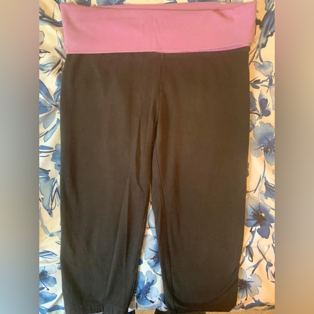 PINK VS Capris Yoga Pants